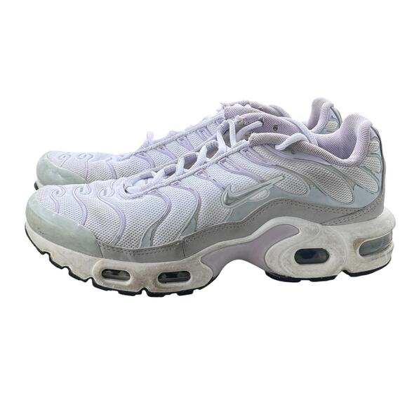 Nike Air Max Plus TN Sneakers Youth 5Y White Metallic Silver Low Top CD0609-108 - Picture 1 of 10